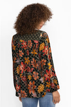 Load image into Gallery viewer, JASMOON FLORE VELVET CURVED HEM BLOUSE
