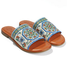 Load image into Gallery viewer, Arte Flat Sandals
