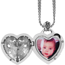 Load image into Gallery viewer, Floral Heart Locket Necklace
