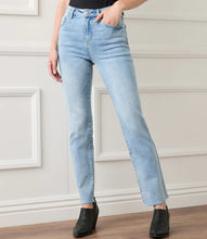 Load image into Gallery viewer, Raw Hem Straight Jeans
